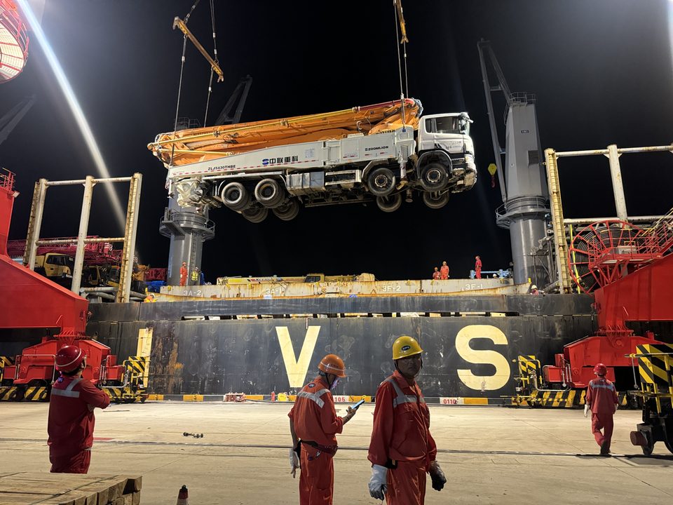 Zoomlion 56 m · Scania · بارگیری برای صادرات