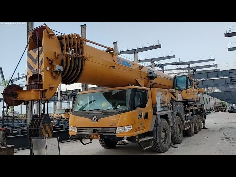 رافعة شاحنة XCMG 100 طن · موديل 2022