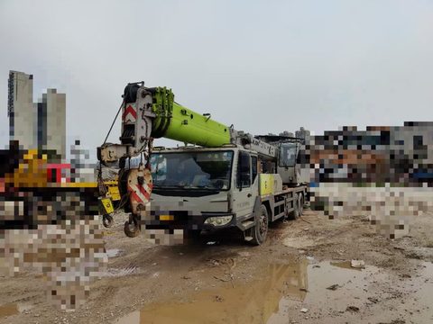 رافعة شاحنة Zoomlion 25 طن · موديل 2017