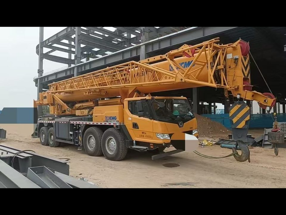 رافعة شاحنة XCMG 80 طن · موديل 2023