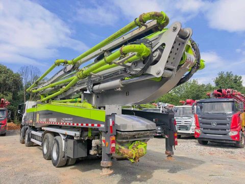 Bomba de concreto Zoomlion 56 m 2020 · Mercedes-Benz Arocs