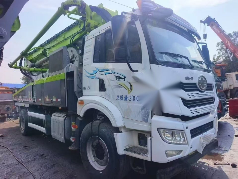 مضخة Zoomlion 49 م · موديل 2022 · شاسيه FAW Jiefang