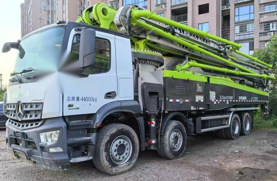 مضخة Zoomlion 56 م · موديل 2018 · شاسيه Mercedes-Benz Arocs