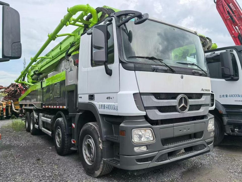مضخة Zoomlion 56 م · موديل 2019 · شاسيه Mercedes-Benz