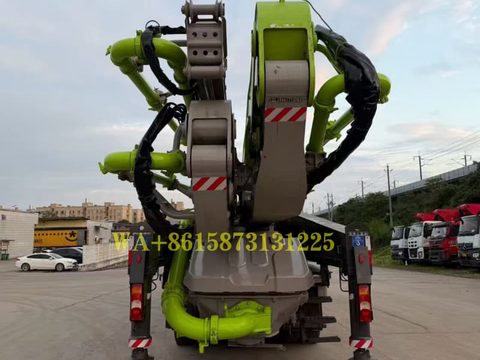 Bomba de concreto Zoomlion 63 m 2021 · Mercedes-Benz Arctros4143 8*4