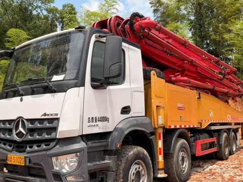 پمپ SANY ۵۶ متر · مدل ۲۰۲۰ (۱۳۹۹) · شاسی Mercedes-Benz, Arocs 4143 8X4