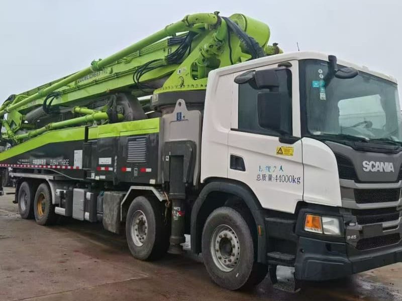 مضخة Zoomlion 63 م · موديل 2020 · شاسيه Mercedes-Benz Arctros4143 8*4