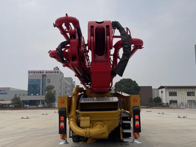 مضخة SANY 56 م · موديل 2020 · شاسيه Mercedes-Benz Arocs 4143 8x4