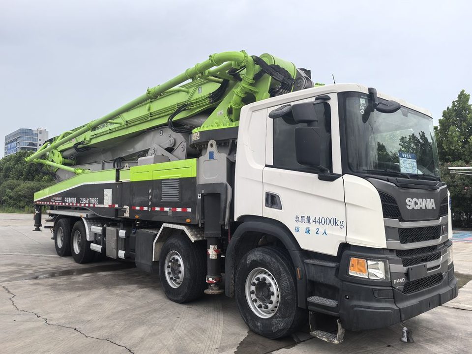 مضخة Zoomlion 56 م · موديل 2019 · شاسيه Manufacturer: Mercedes-Benz