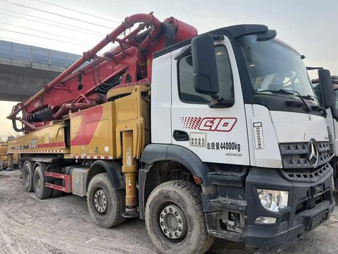 Pompe SANY 62 m · 2020 · châssis Mercedes-Benz