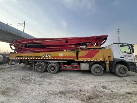 Pompe SANY 62 m · 2020 · châssis Mercedes-Benz