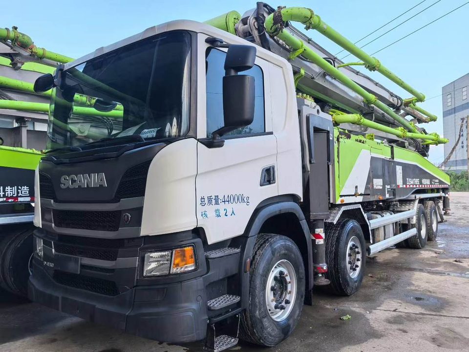 مضخة Zoomlion 56 م · موديل 2019 · شاسيه Manufacturer: Mercedes-Benz