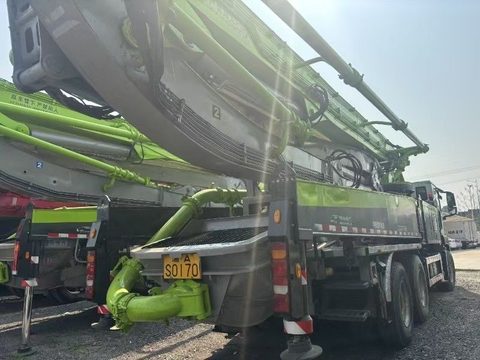 Bomba de concreto Zoomlion 49 m 2020 · Sitrak