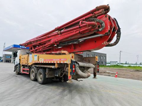 Bomba de concreto SANY 49 m 2019 · Benz