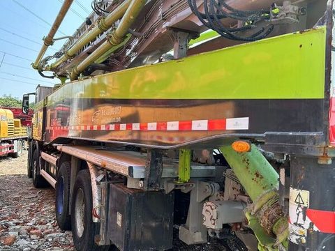 2020 Zoomlion 59 m pump truck · Benz