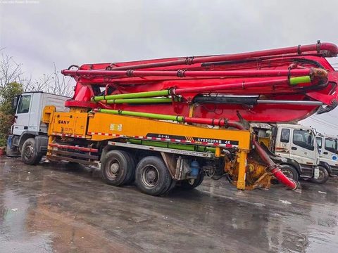 2011 年 SANY 43 m 泵车 ·