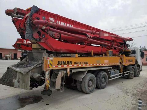 Bomba de concreto Putzmeister 52 m 2011 ·