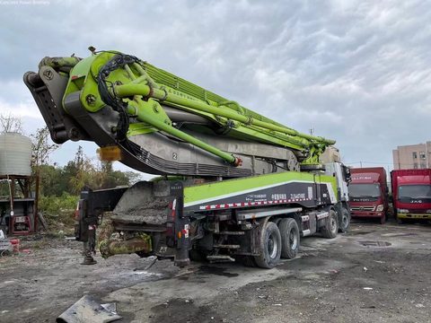 Pompe Zoomlion 56 m · 2018 · châssis