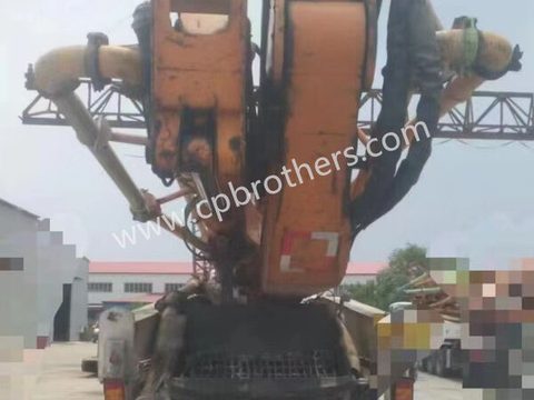 مضخة Zoomlion 64 م · موديل 2013 · شاسيه