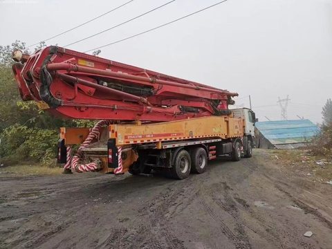 Pompe SANY 56 m · 2014 · châssis